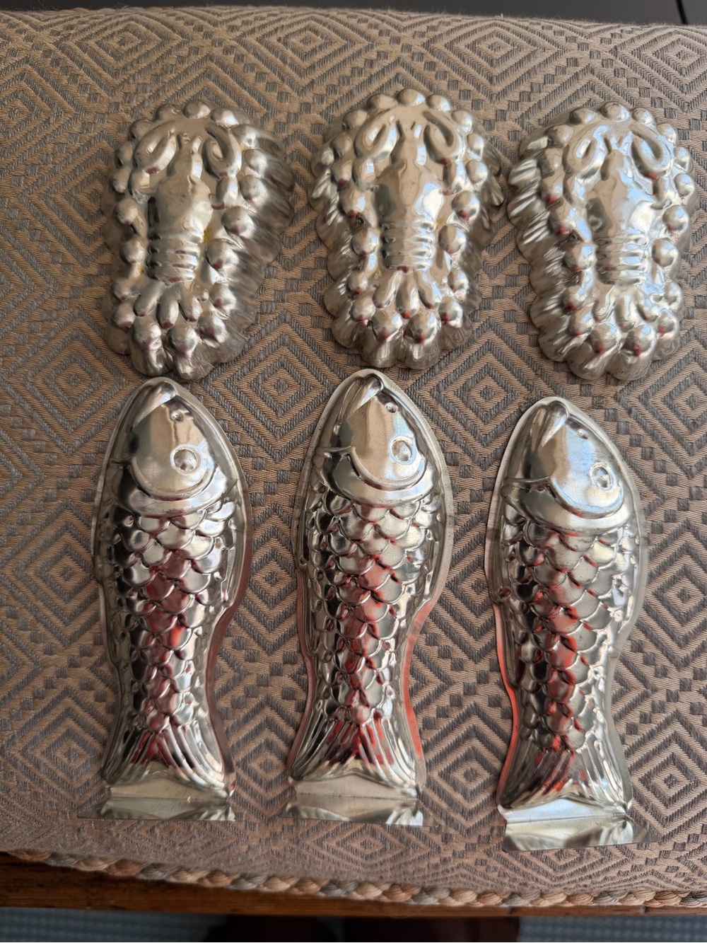 Set of 6 Decorative Silver Fish & Shell Accent Molds
